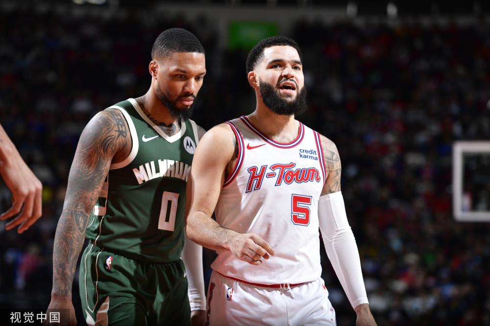 在他指导下 在他指导下