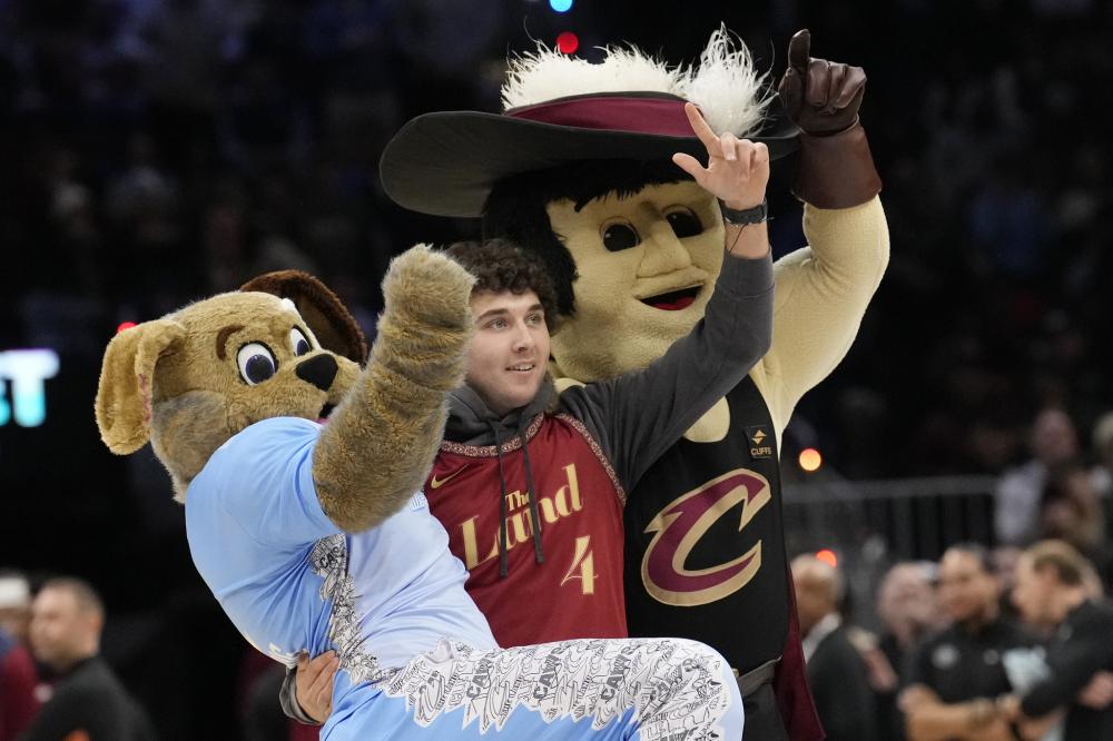 数均高于西 数均高于西